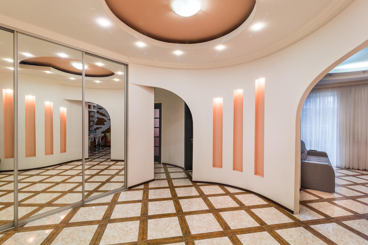 Lux Near Most City With Panoramic Windows Ντνιπροπετρόφσκ Εξωτερικό φωτογραφία